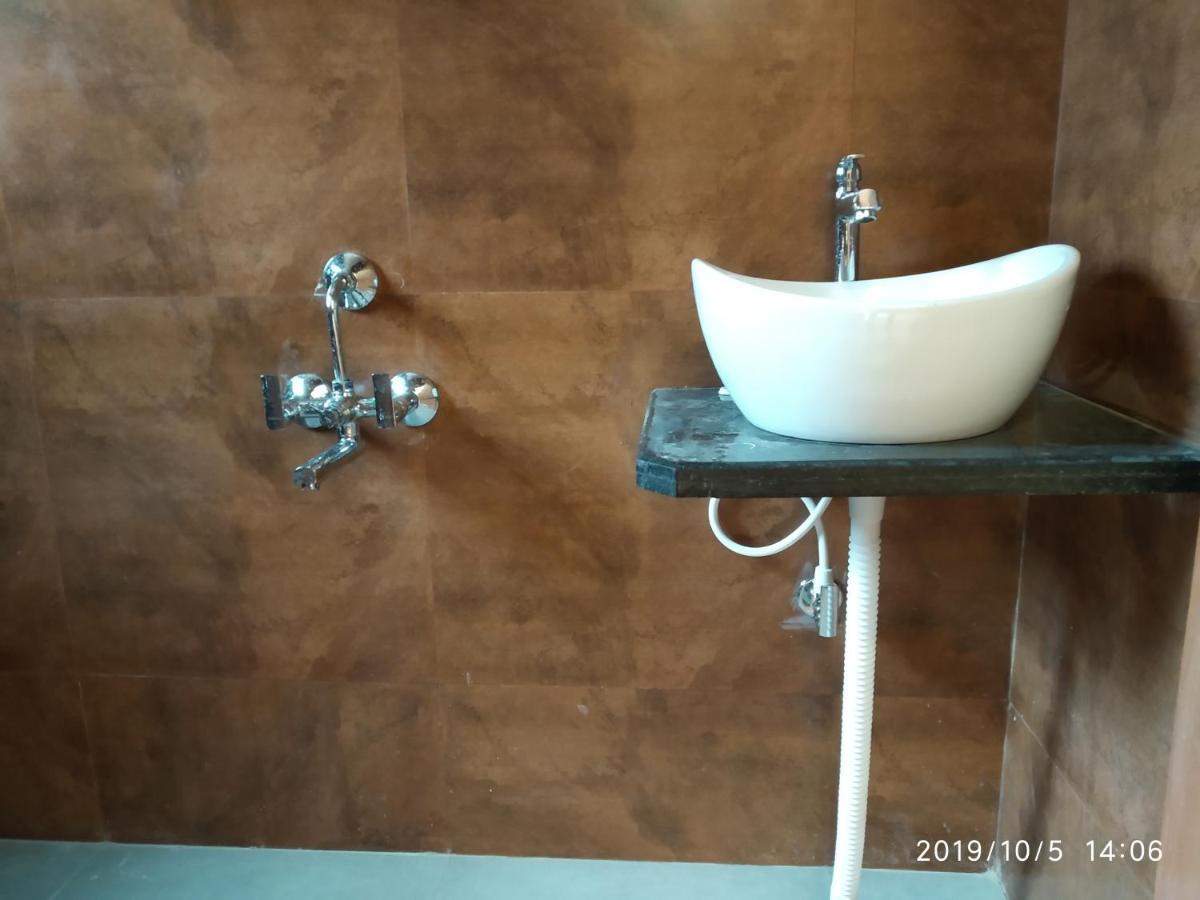 Lotus Hotel Nagaon Beach Alībāg Eksteriør bilde
