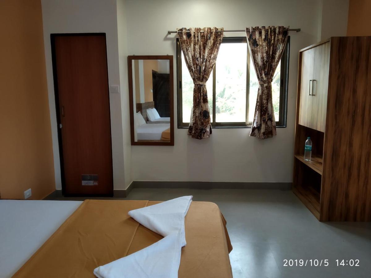 Lotus Hotel Nagaon Beach Alībāg Eksteriør bilde