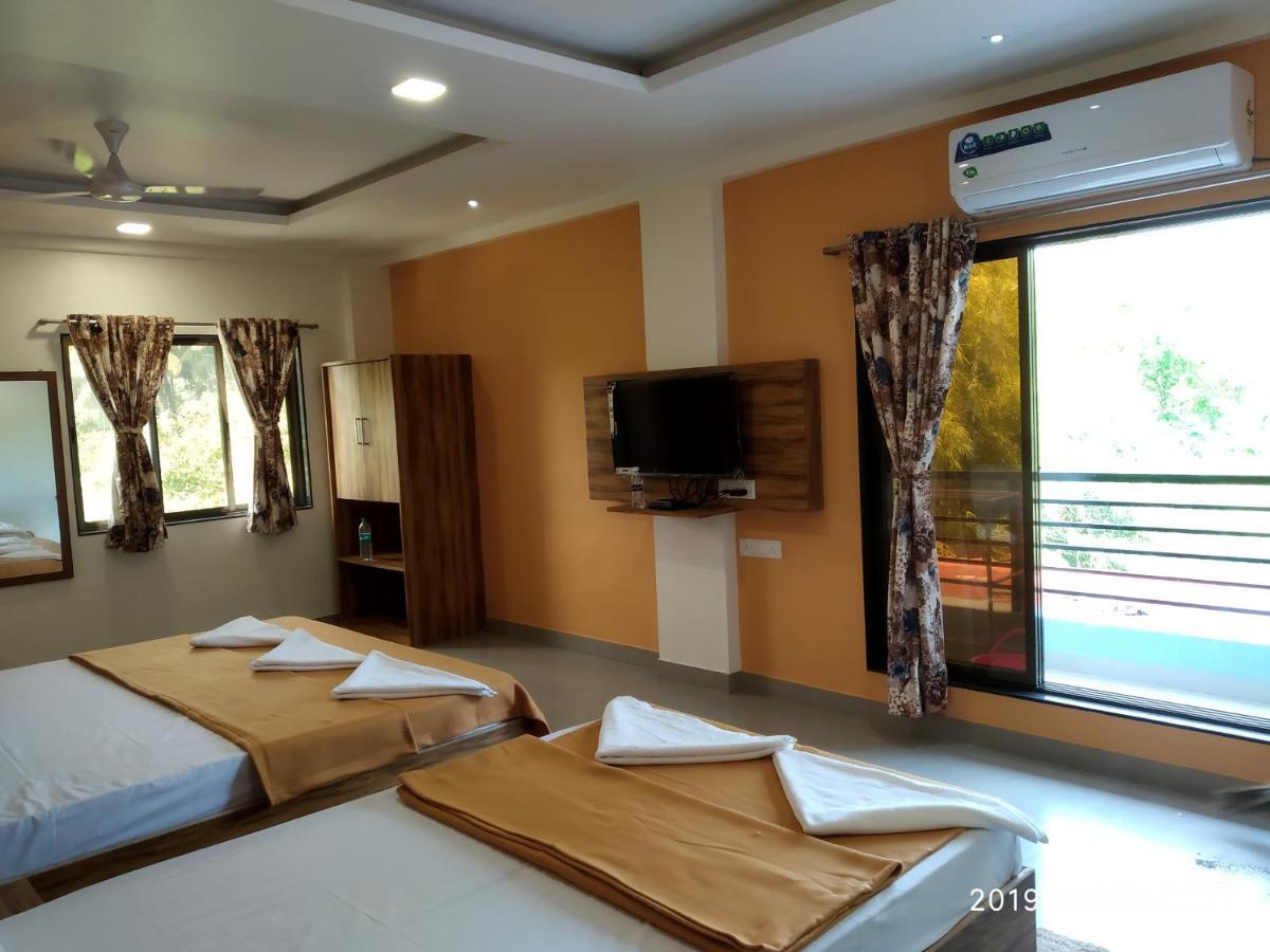 Lotus Hotel Nagaon Beach Alībāg Eksteriør bilde