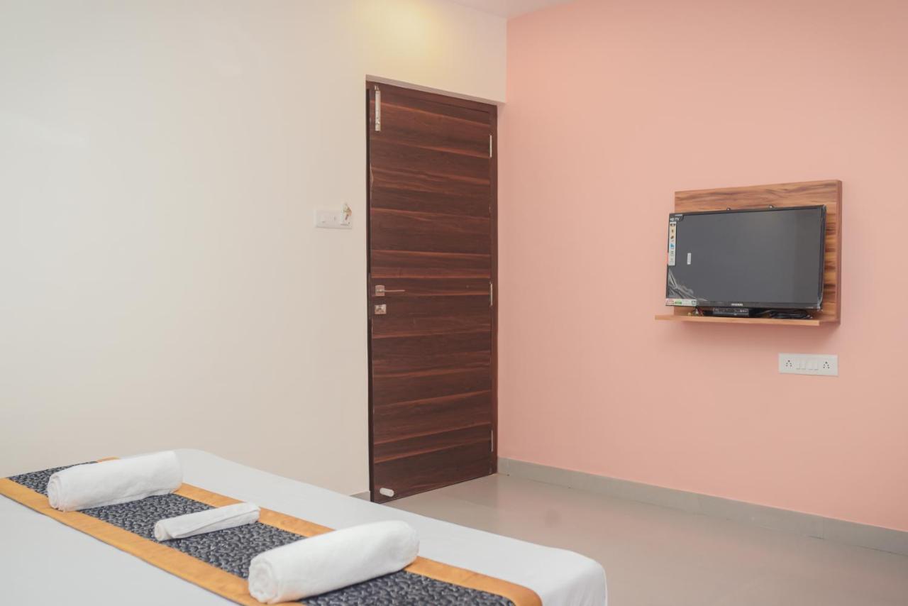 Lotus Hotel Nagaon Beach Alībāg Eksteriør bilde