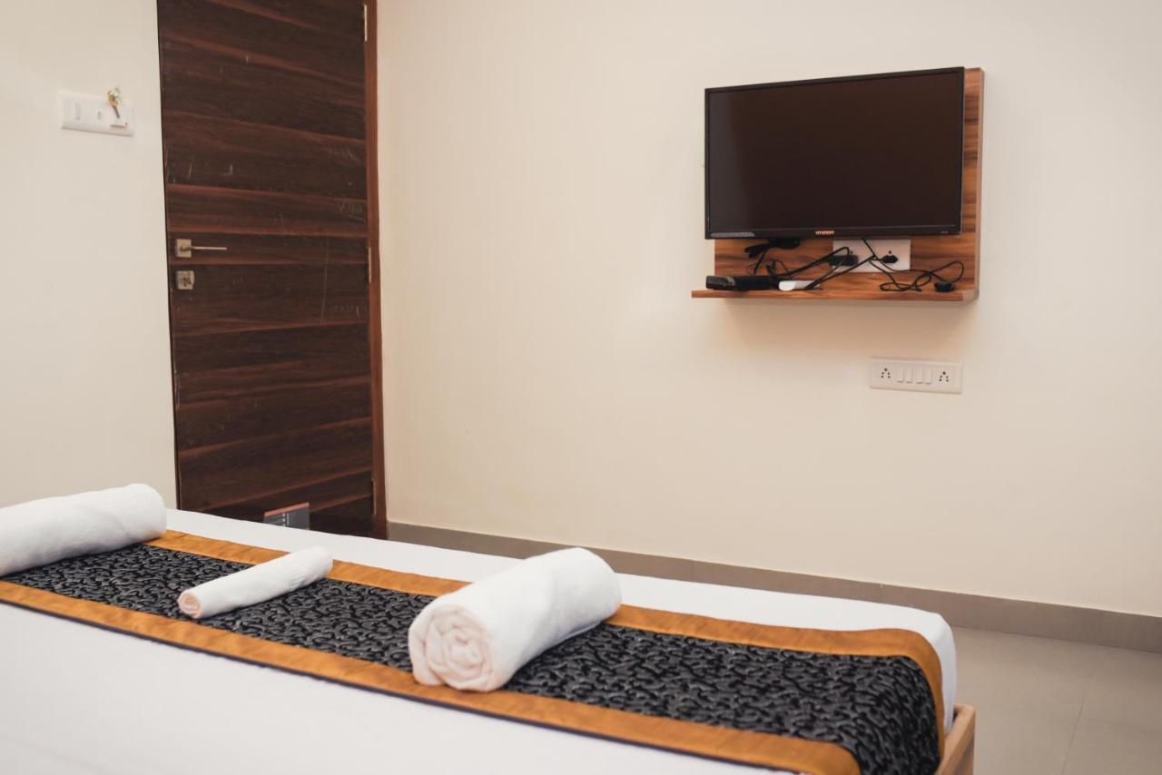 Lotus Hotel Nagaon Beach Alībāg Eksteriør bilde