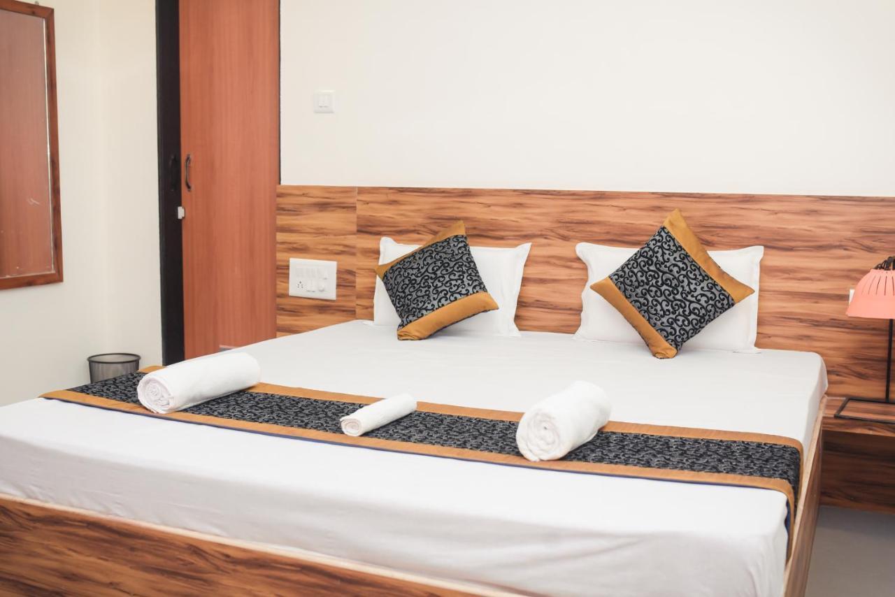 Lotus Hotel Nagaon Beach Alībāg Eksteriør bilde