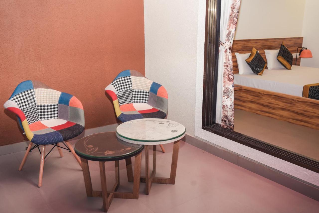 Lotus Hotel Nagaon Beach Alībāg Eksteriør bilde