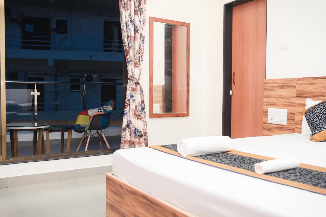 Lotus Hotel Nagaon Beach Alībāg Eksteriør bilde